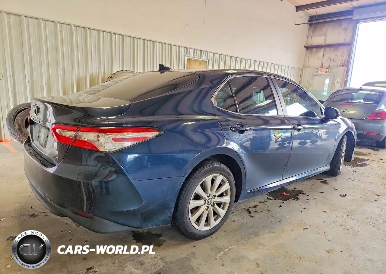 2019 Toyota Camry Le VIN:4T1B11HK7KU256841 - 3