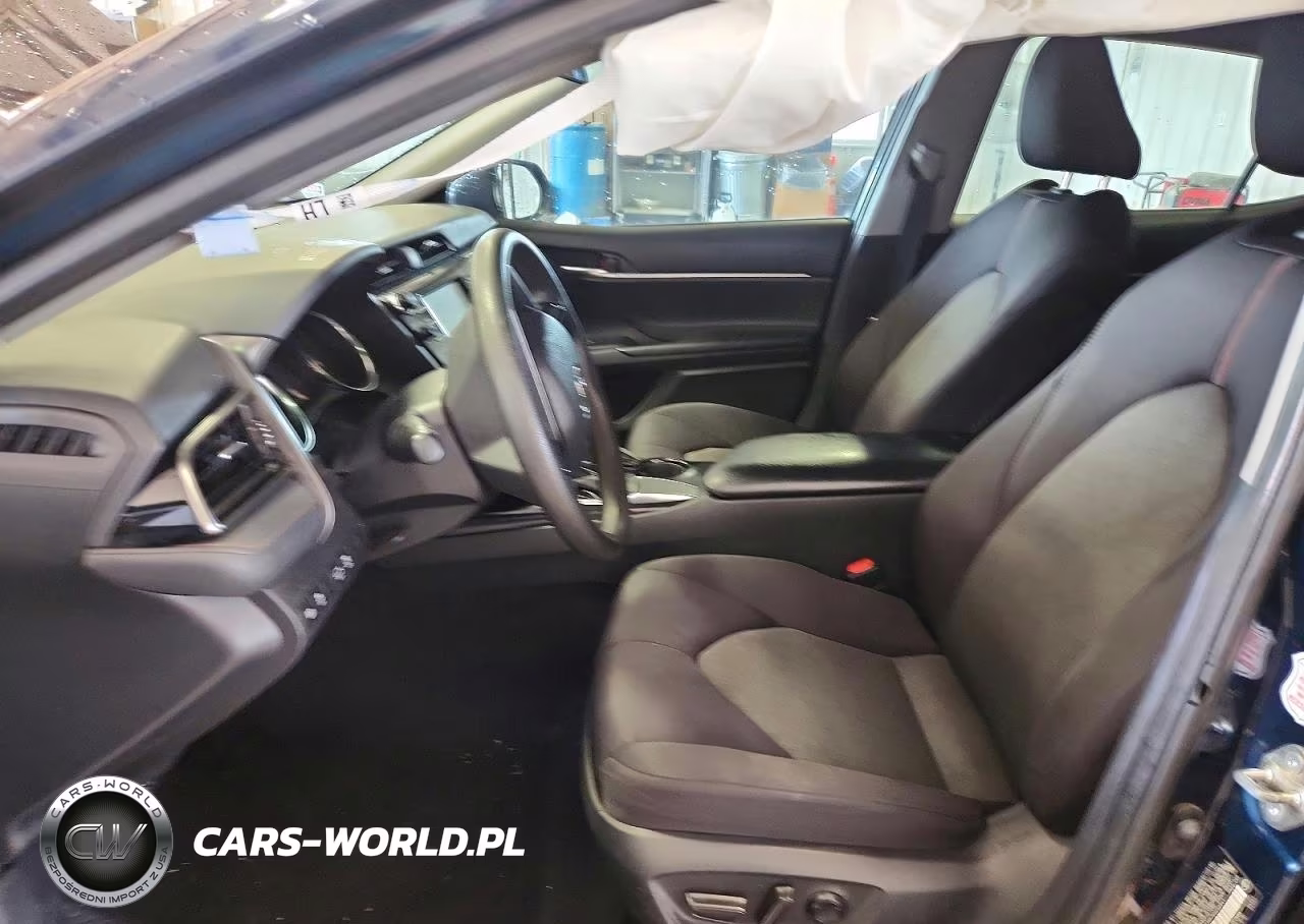 2019 Toyota Camry Le VIN:4T1B11HK7KU256841 - 7