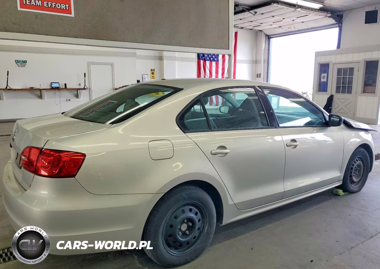 2011 Volkswagen Jetta Base VIN:3VW2K7AJ8BM065615 - 3