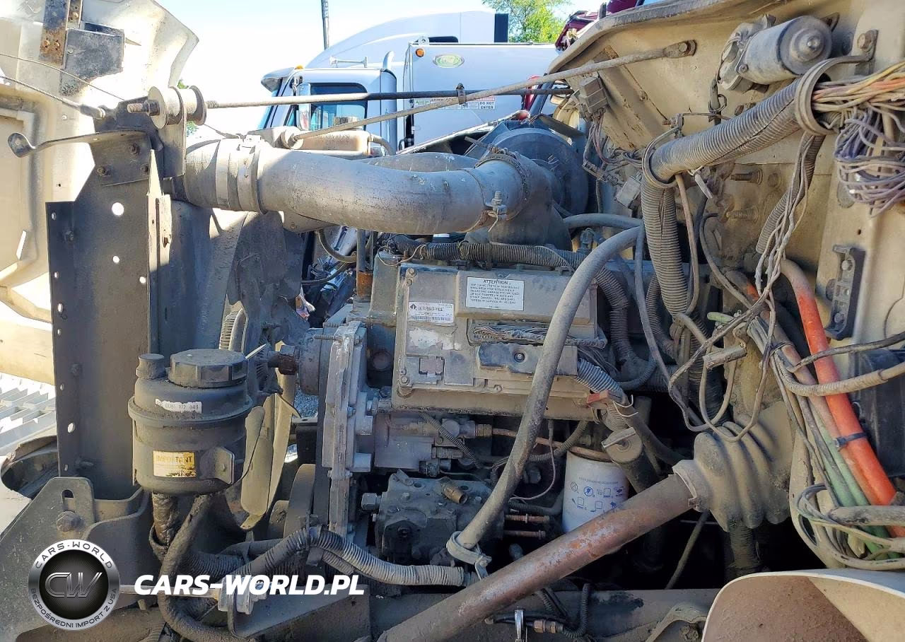 2001 International 4900 Refuse Truck VIN:1HSSDAANX1H324127 - 11