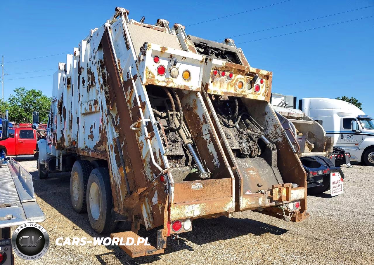 2001 International 4900 Refuse Truck VIN:1HSSDAANX1H324127 - 2
