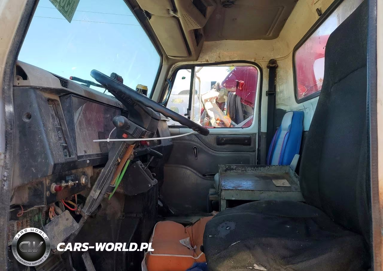 2001 International 4900 Refuse Truck VIN:1HSSDAANX1H324127 - 7