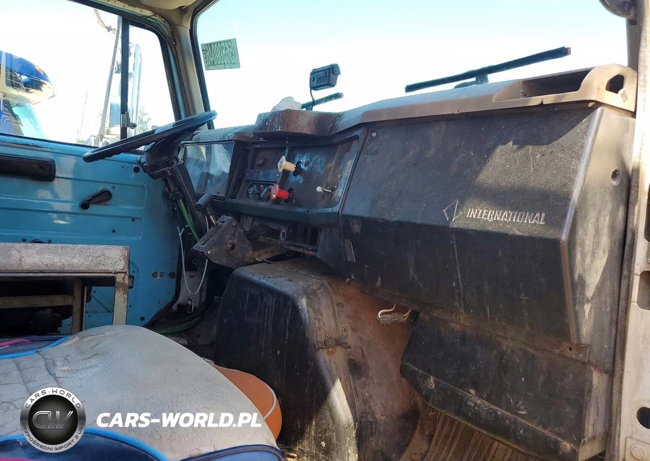 2001 International 4900 Refuse Truck VIN:1HSSDAANX1H324127 - 8
