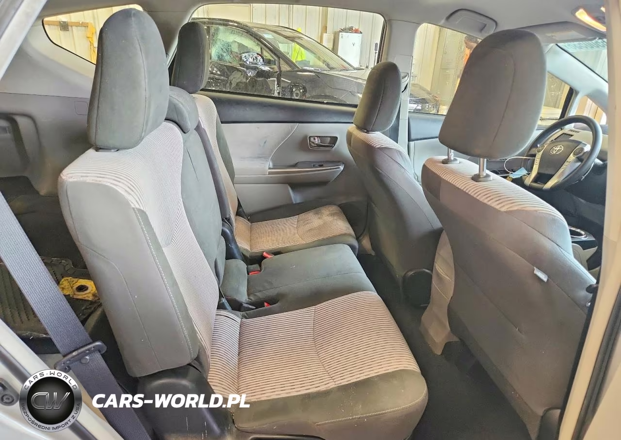 2017 Toyota Prius V Three VIN:JTDZN3EU1HJ066665 - 10
