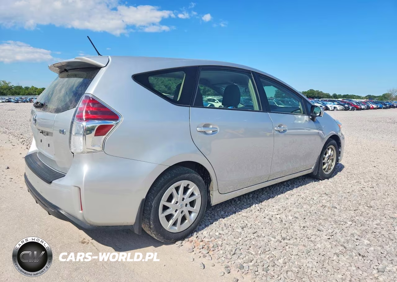 2017 Toyota Prius V Three VIN:JTDZN3EU1HJ066665 - 3