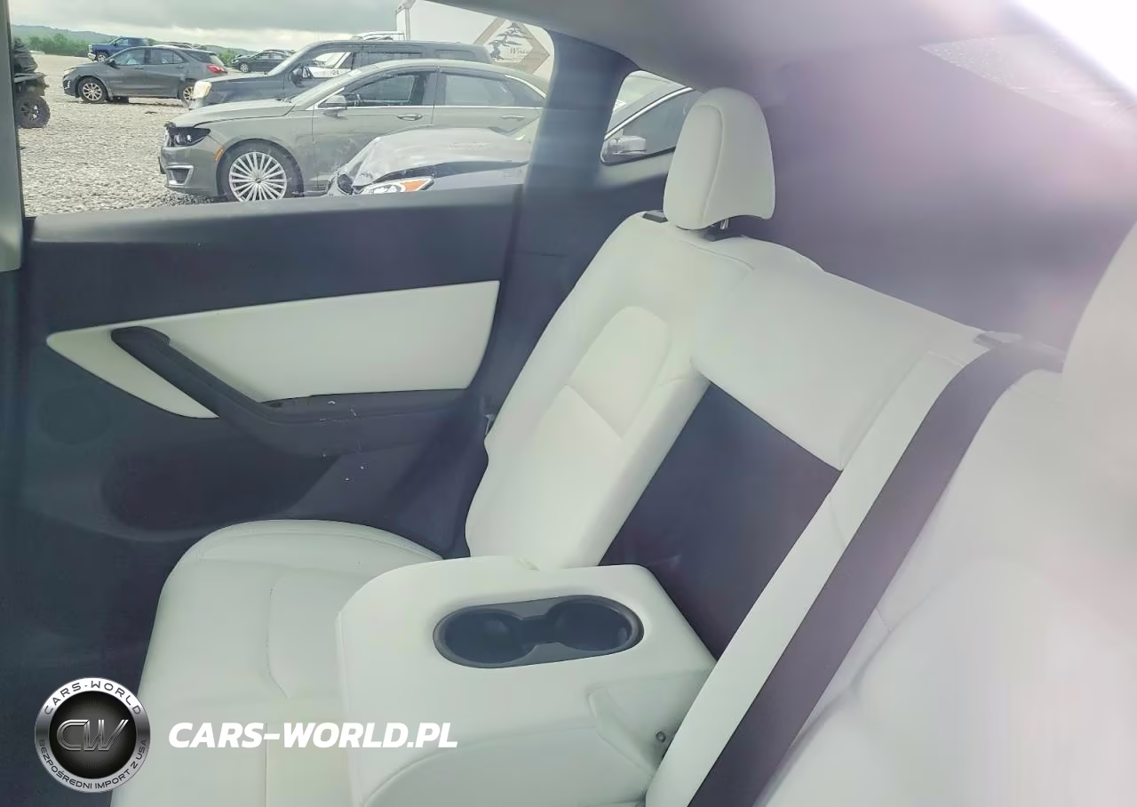 2021 Tesla Model Y VIN:5YJYGDEE7MF190087 - 10
