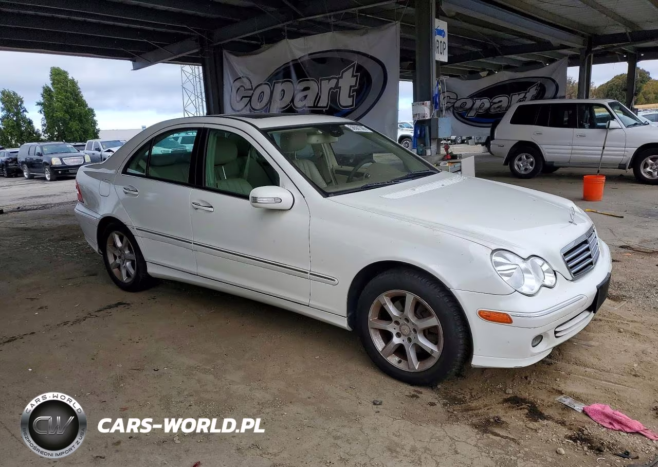 2007 Mercedes-Benz C 280 4Matic VIN:WDBRF92H27F898135 - 4
