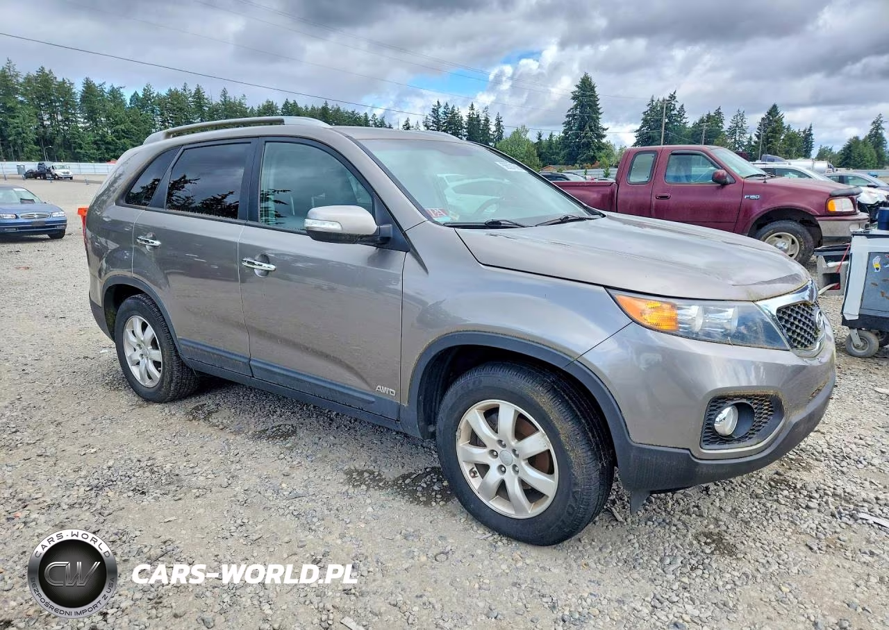 2012 Kia Sorento Lx VIN:5XYKTCA61CG277873 - 4
