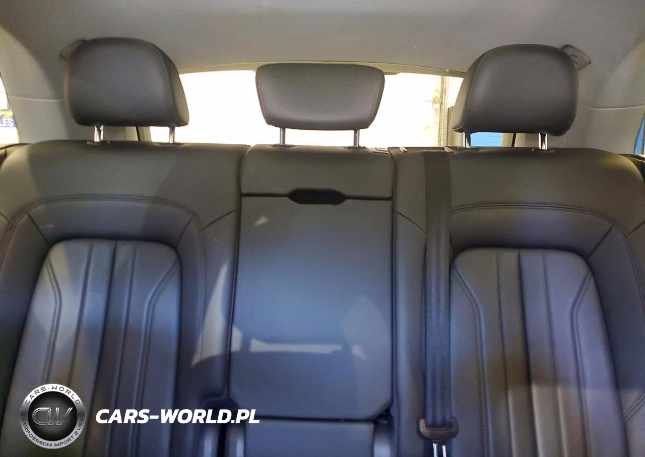 2018 Audi Q5 Premium Plus VIN:WA1BNAFY4J2002279 - 10