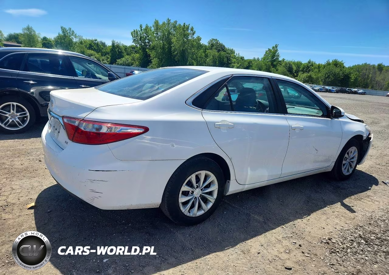 2017 Toyota Camry Le VIN:4T1BF1FK7HU379908 - 3