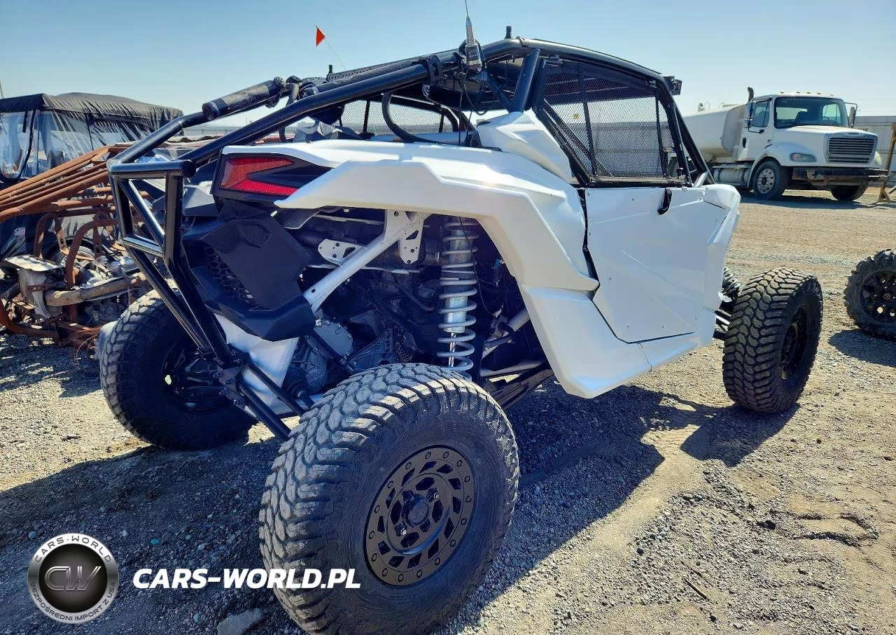 2020 Can-Am Maverick X3 X Rs Turbo Rr VIN:3JBVXAV42LK000097 - 4