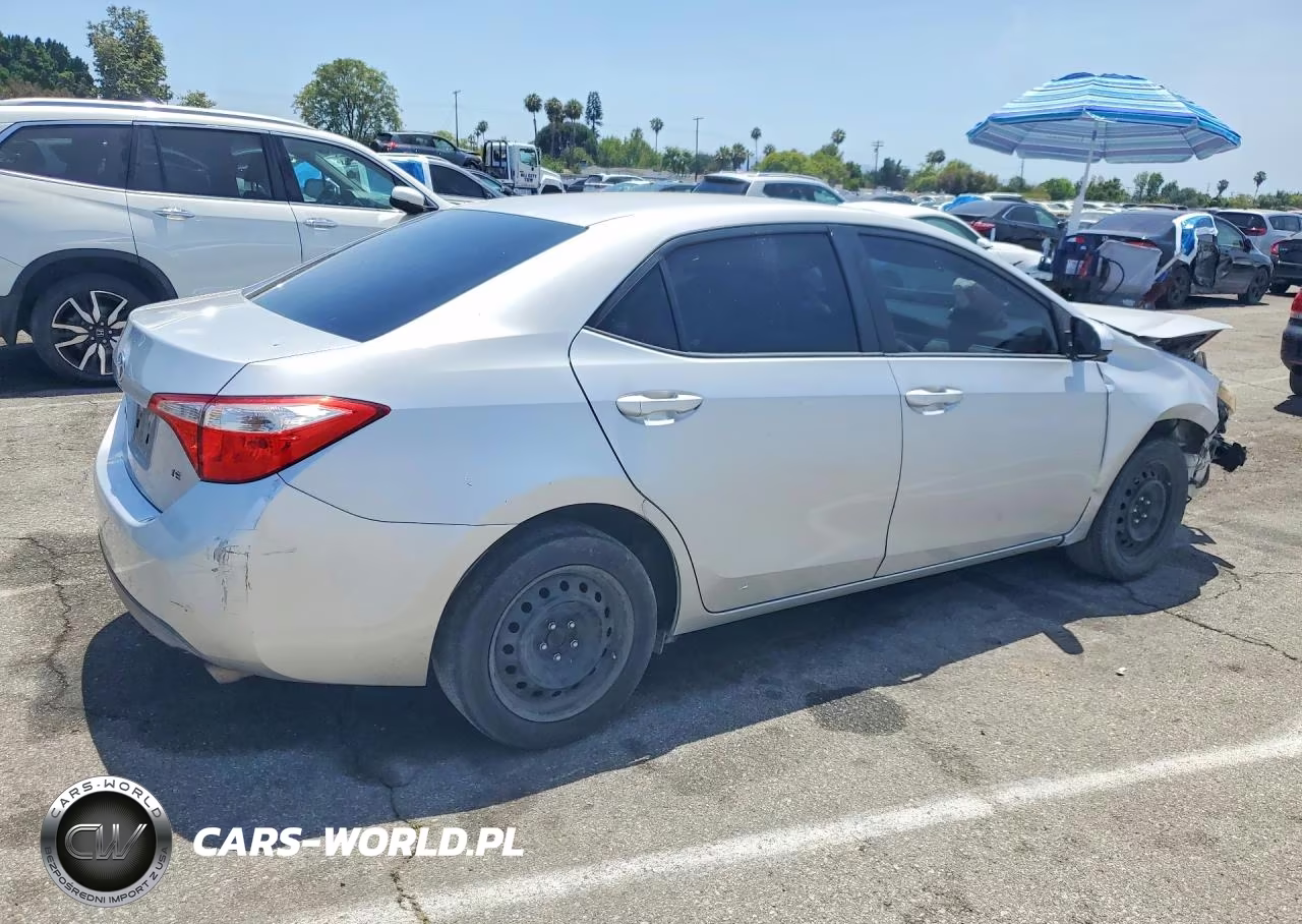 2014 Toyota Corolla Le VIN:5YFBURHE1EP082156 - 3