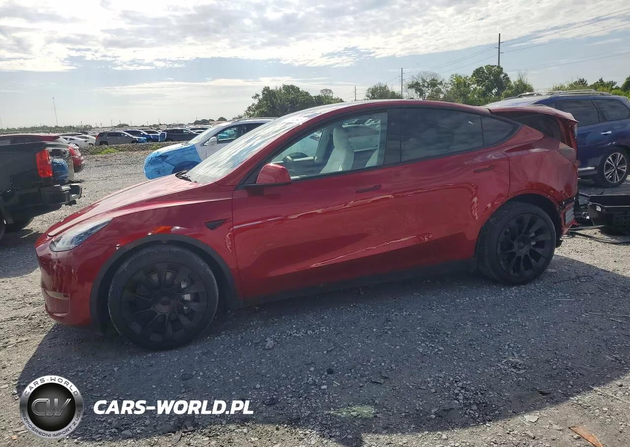 2025 Tesla Model Y – zdjęcie 1 z 14