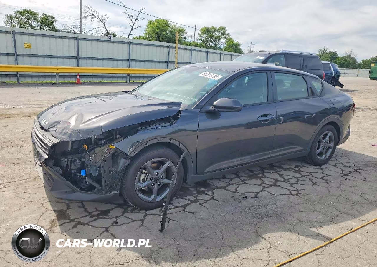 2025 Kia K4 Lxs – zdjęcie 1 z 13