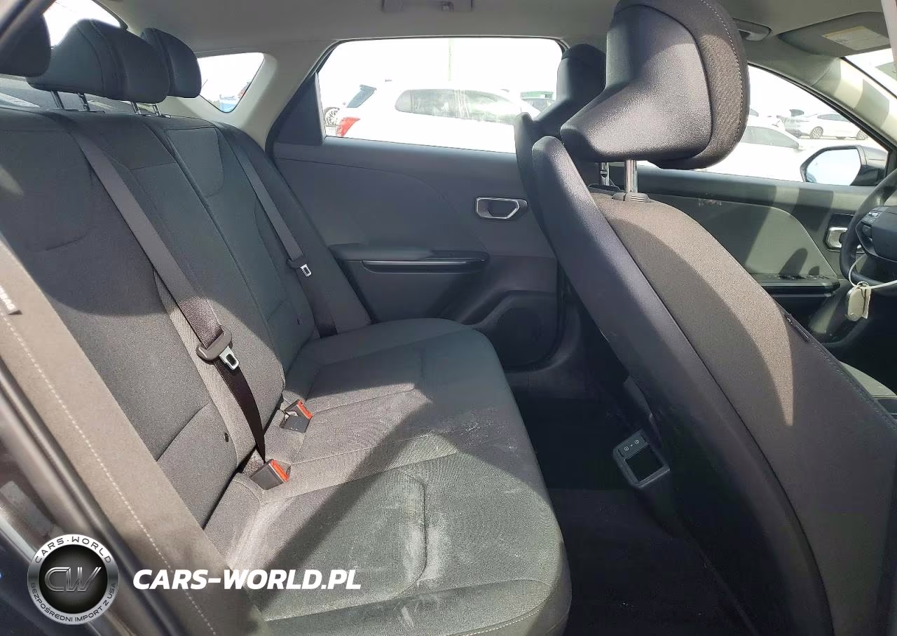 2025 Kia K4 Lxs VIN:3KPFT4DE0SE182890 - 10