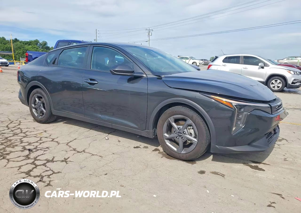 2025 Kia K4 Lxs VIN:3KPFT4DE0SE182890 - 4