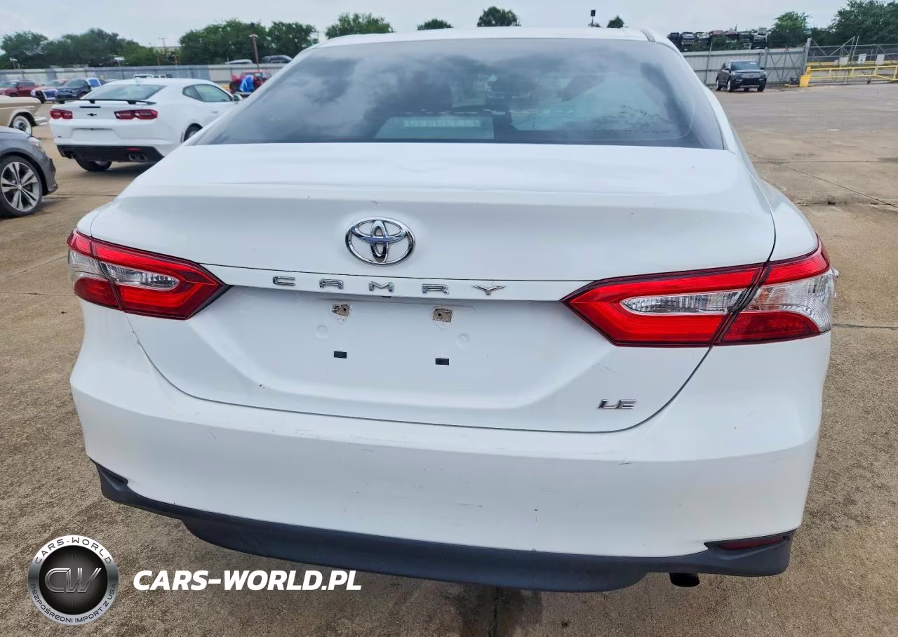 2018 Toyota Camry Le VIN:4T1B11HK5JU074019 - 6