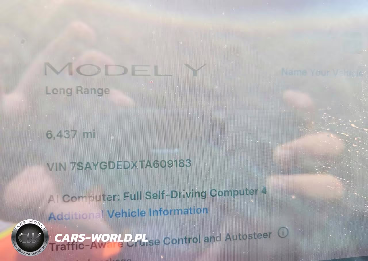 2026 Tesla Model Y VIN:7SAYGDEDXTA609183 - 9