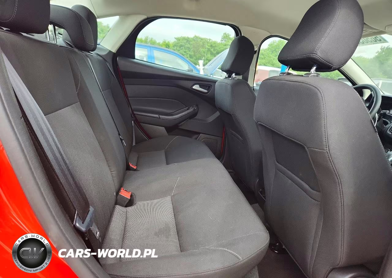 2017 Ford Focus Se VIN:1FADP3F28HL207999 - 10