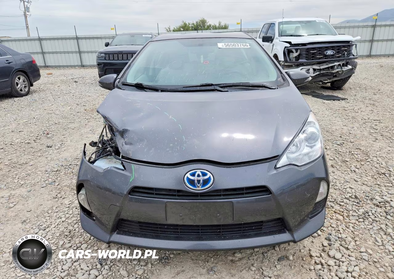 2014 Toyota Prius C One VIN:JTDKDTB32E1566944 - 5
