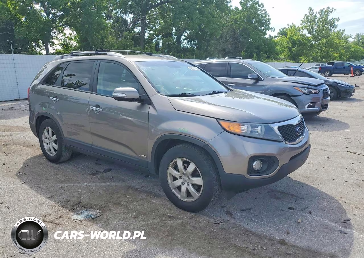 2013 Kia Sorento Lx VIN:5XYKTCA68DG322289 - 4