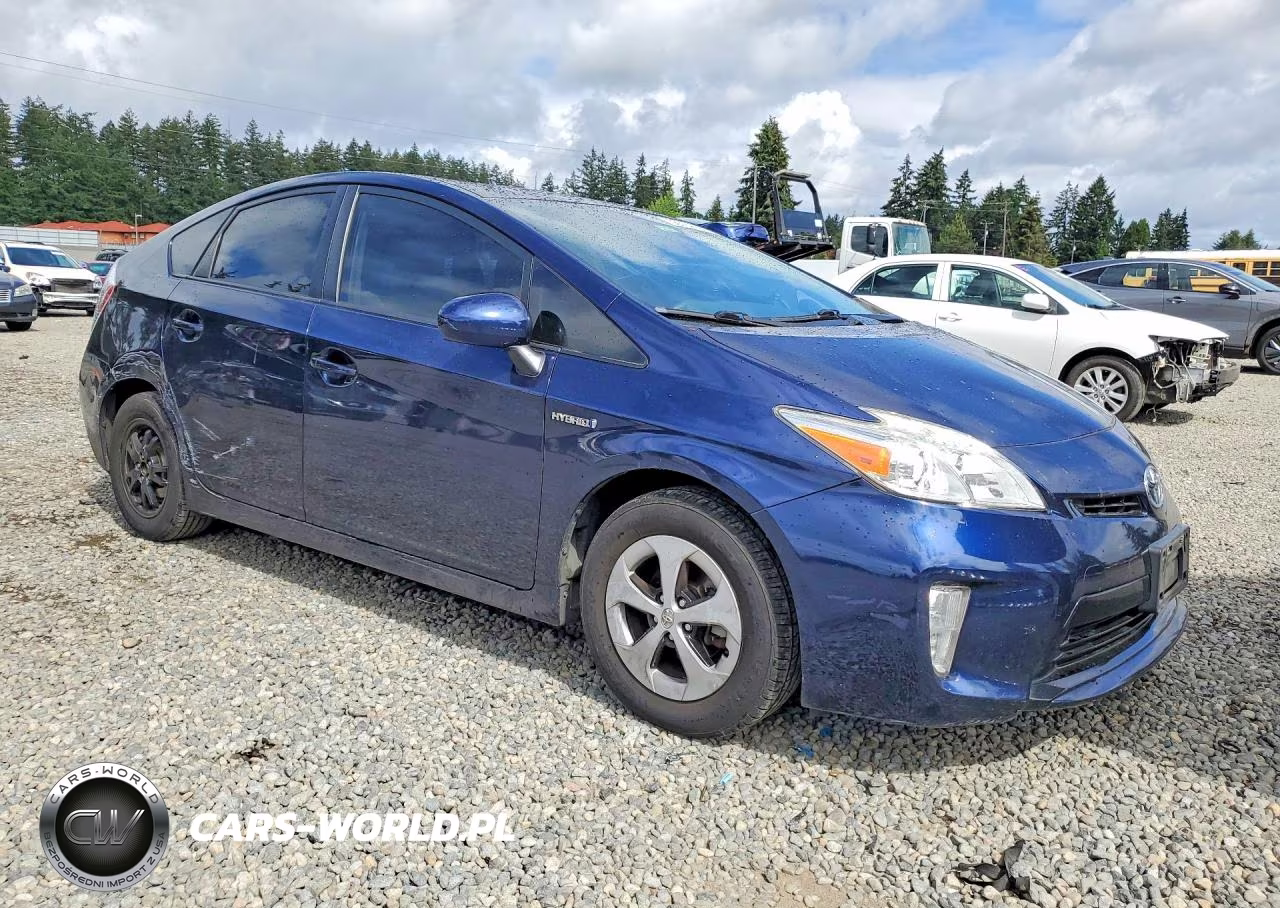 2015 Toyota Prius Two VIN:JTDKN3DUXF1899316 - 4