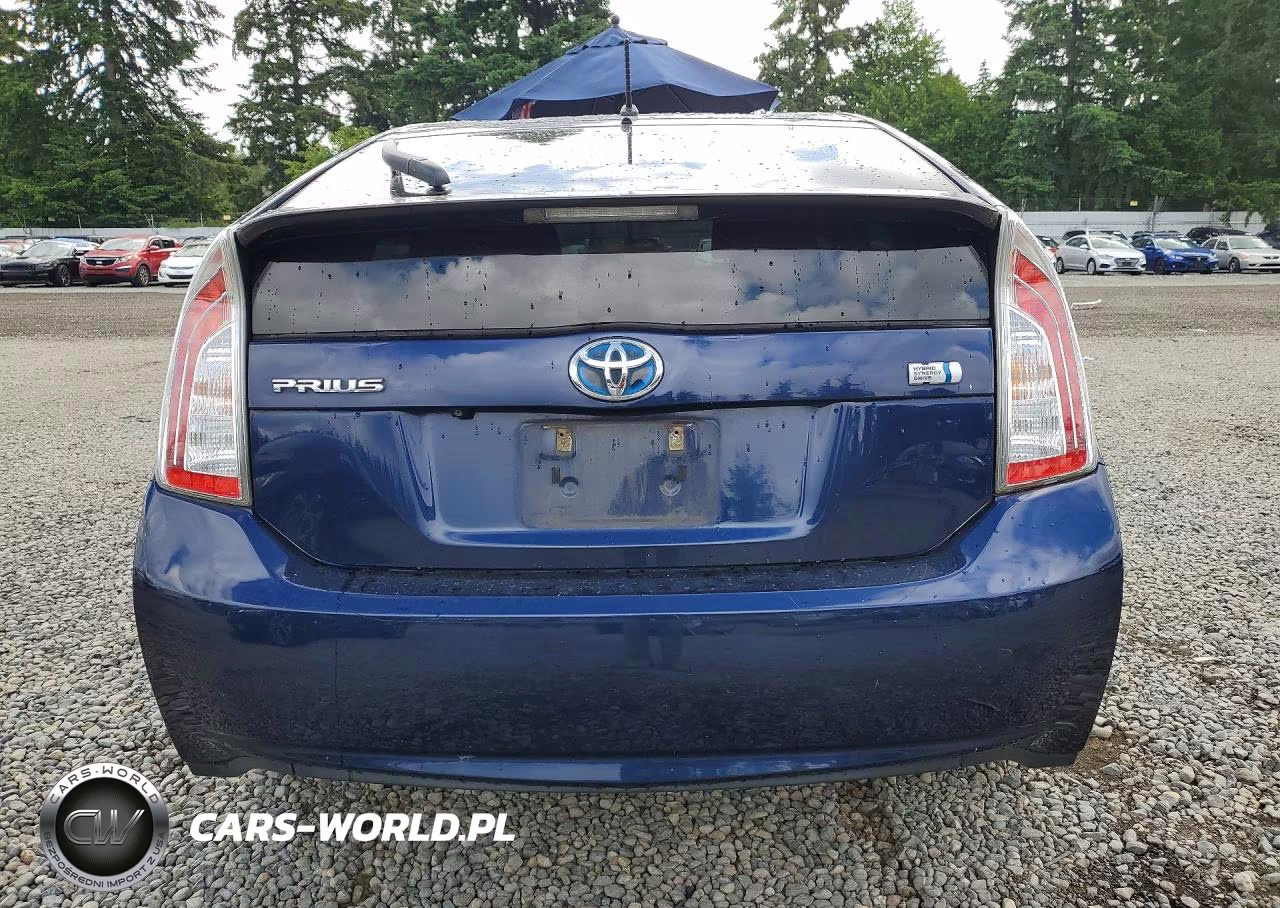 2015 Toyota Prius Two VIN:JTDKN3DUXF1899316 - 6