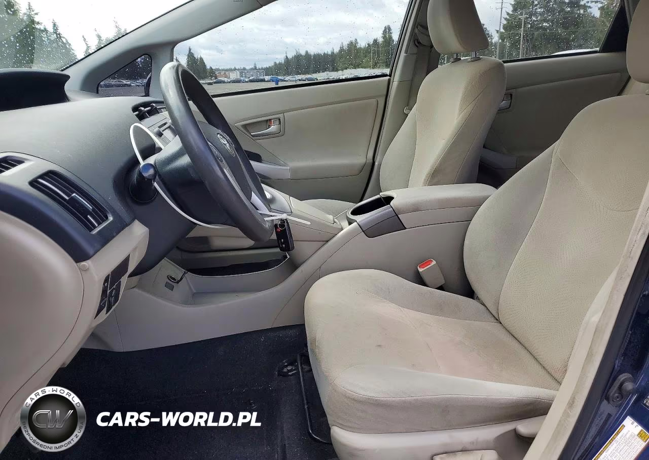 2015 Toyota Prius Two VIN:JTDKN3DUXF1899316 - 7