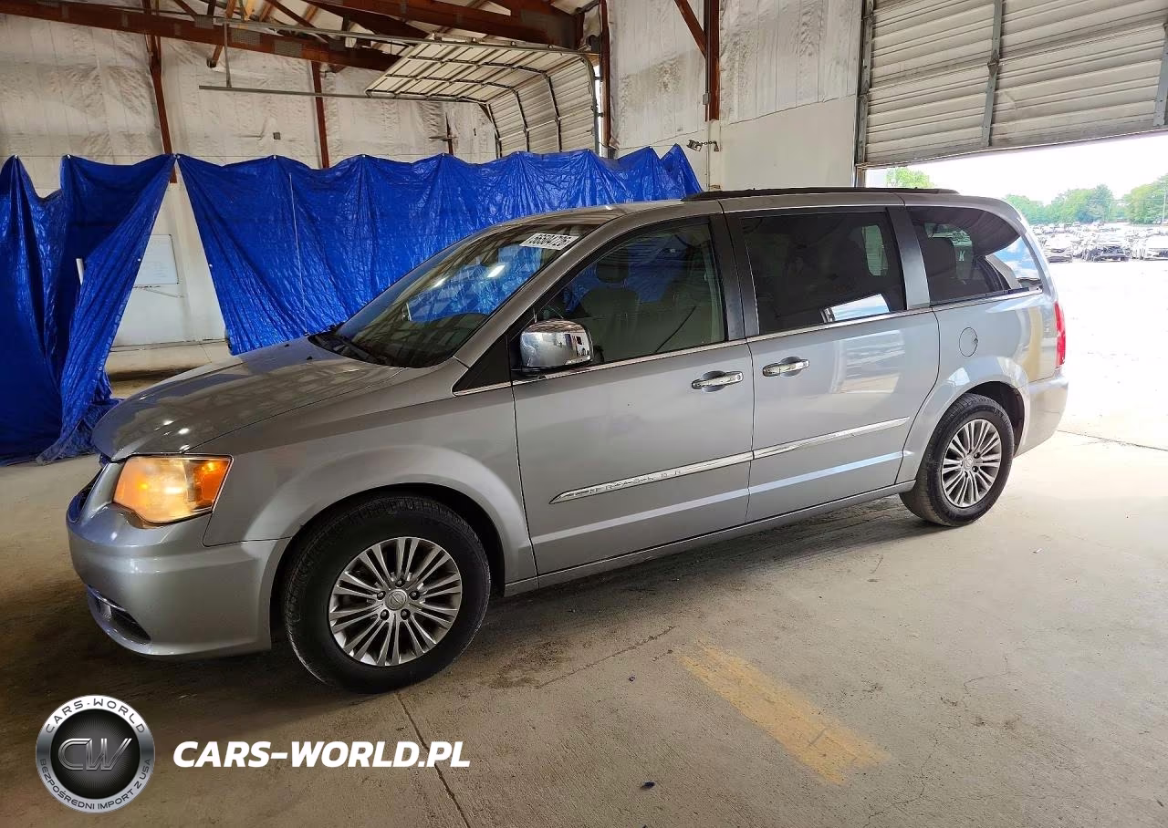 2015 Chrysler Town & Country Touring L – zdjęcie 1 z 13