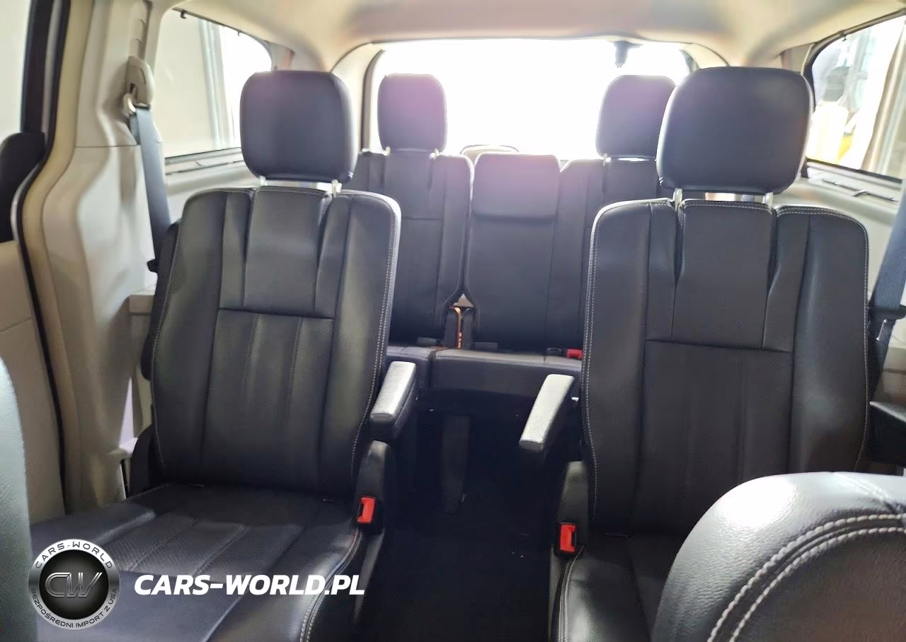 2015 Chrysler Town & Country Touring L VIN:2C4RC1CG4FR506488 - 10