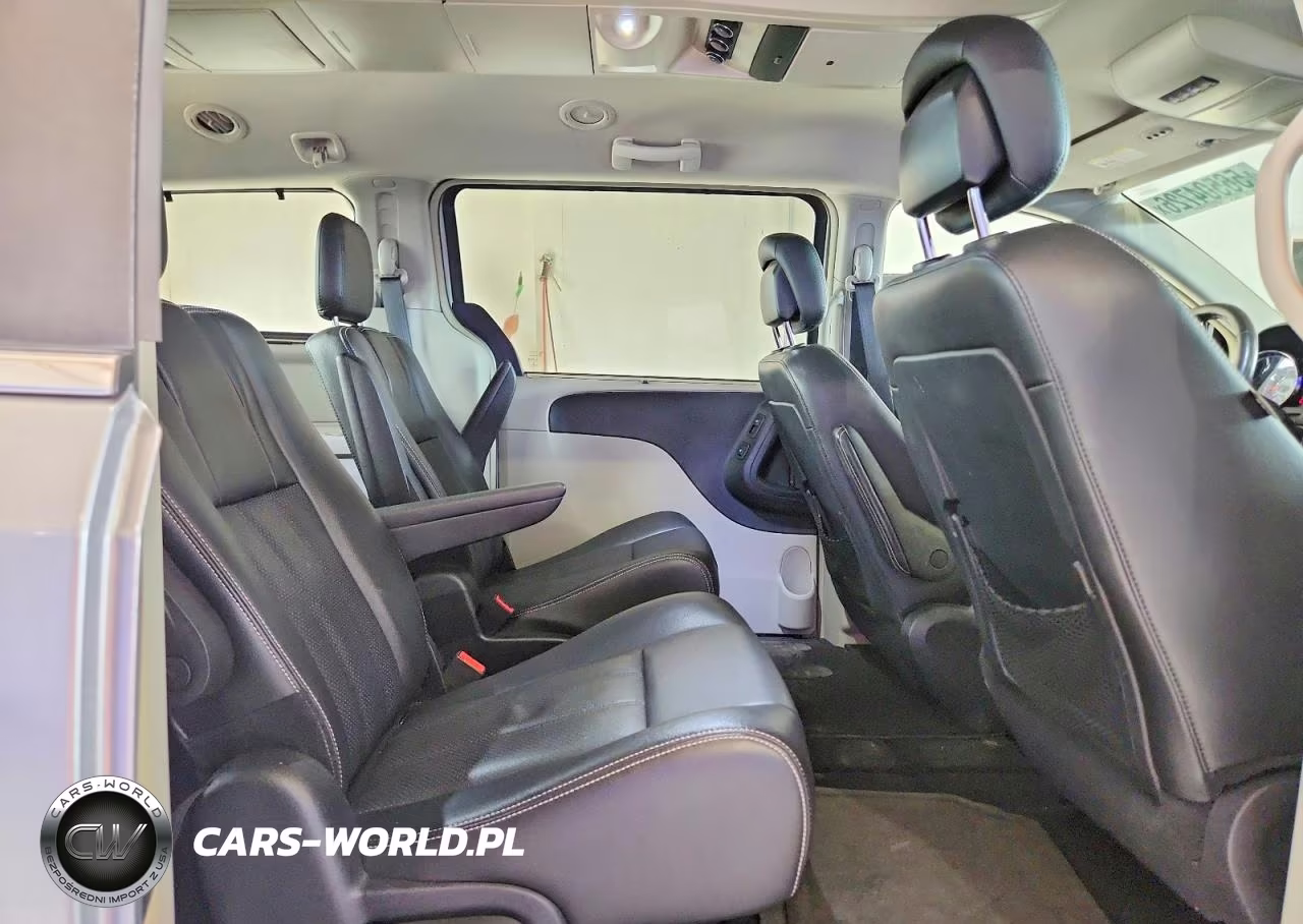 2015 Chrysler Town & Country Touring L VIN:2C4RC1CG4FR506488 - 11