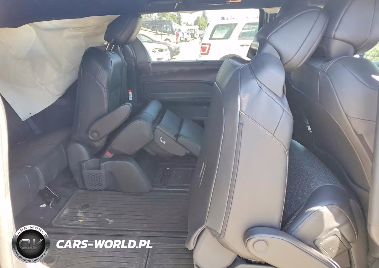 2025 Toyota Sienna Limited 7-Passenger VIN:5TDZSKFCXSS208479 - 11