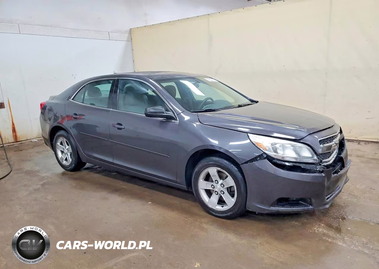 2013 Chevrolet Malibu Ls VIN:1G11B5SA1DF303494 - 4