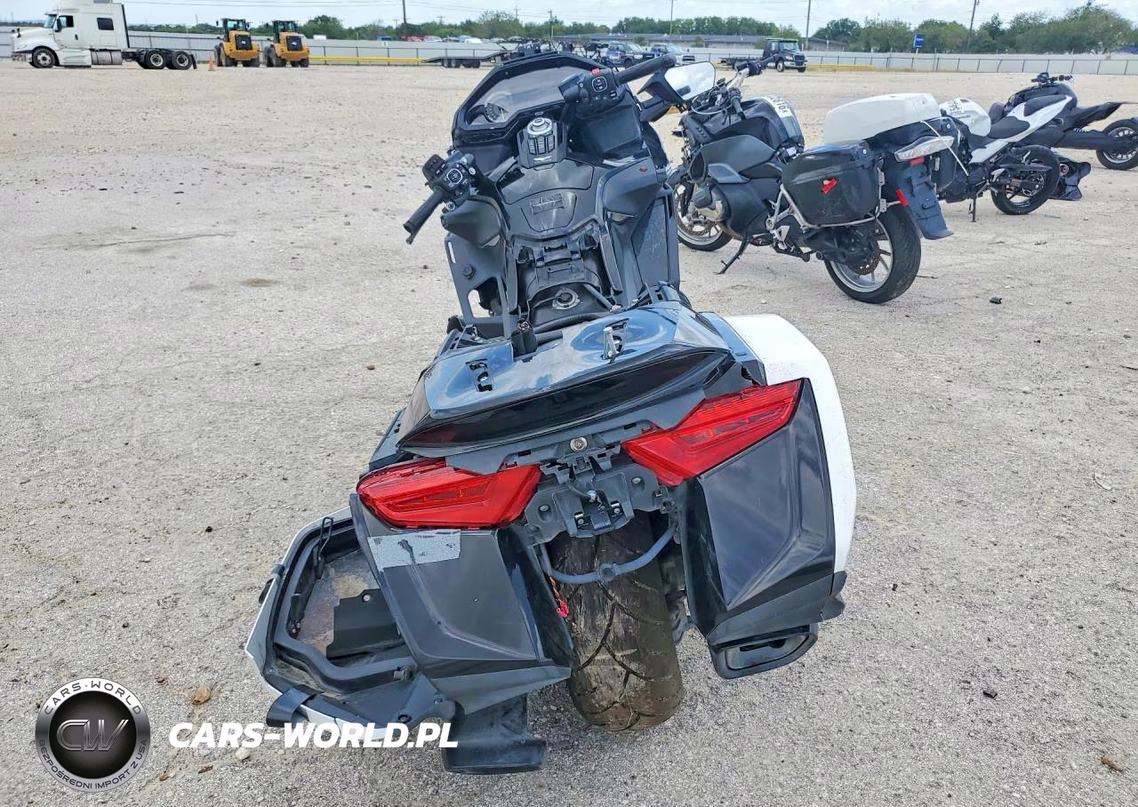 2021 Honda Gl1800 B VIN:JH2SC7913MK300251 - 4