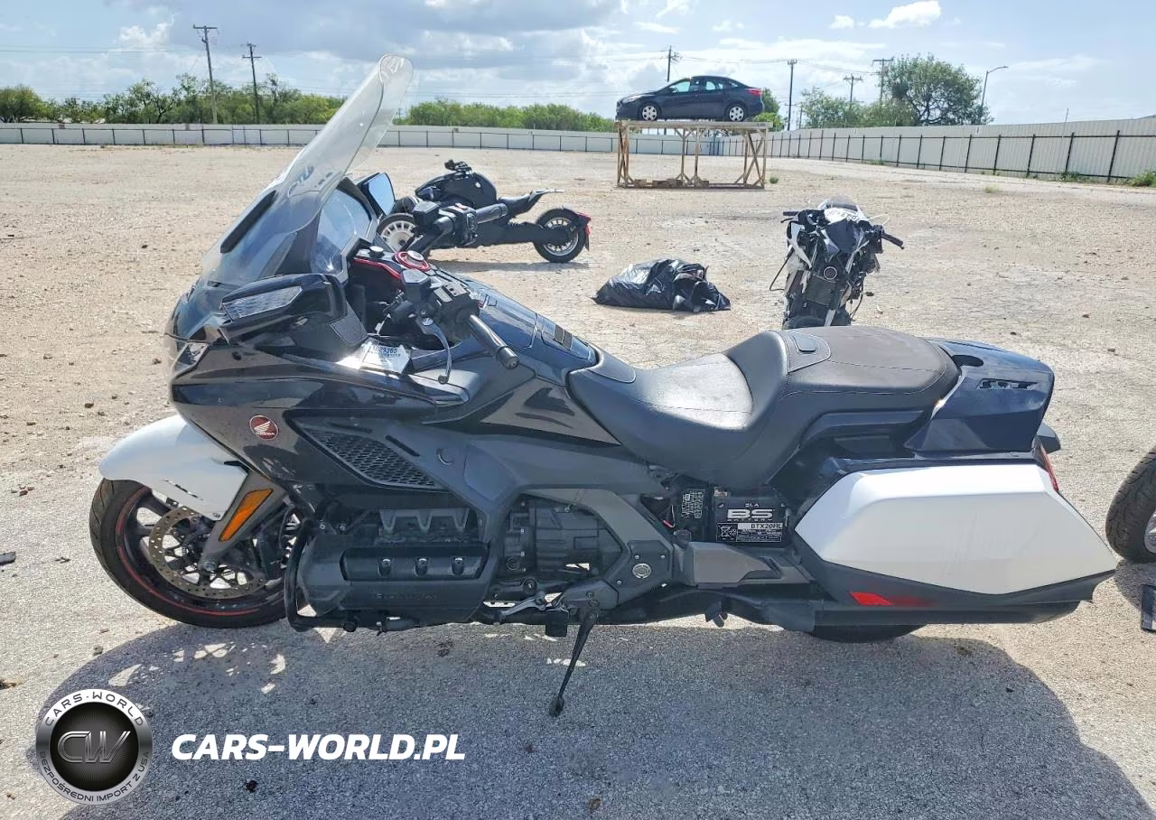 2020 Honda Gl1800 B VIN:JH2SC7915LK200022 - 3