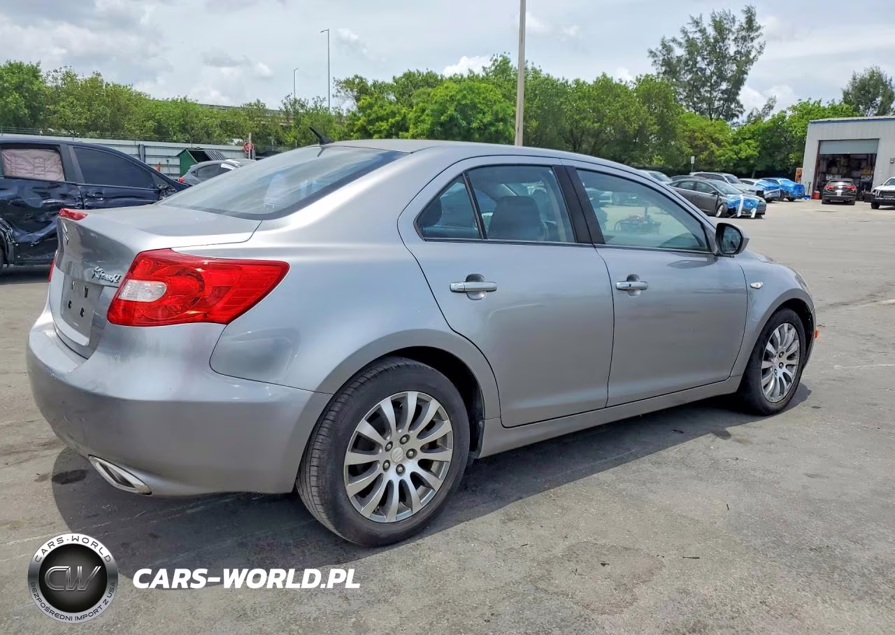 2013 Suzuki Kizashi Se VIN:JS2RE9A38D6100314 - 3