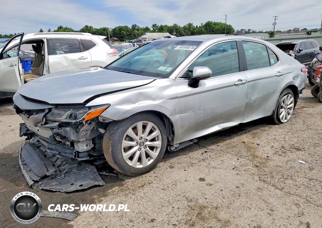 2018 Toyota Camry Le – zdjęcie 1 z 12