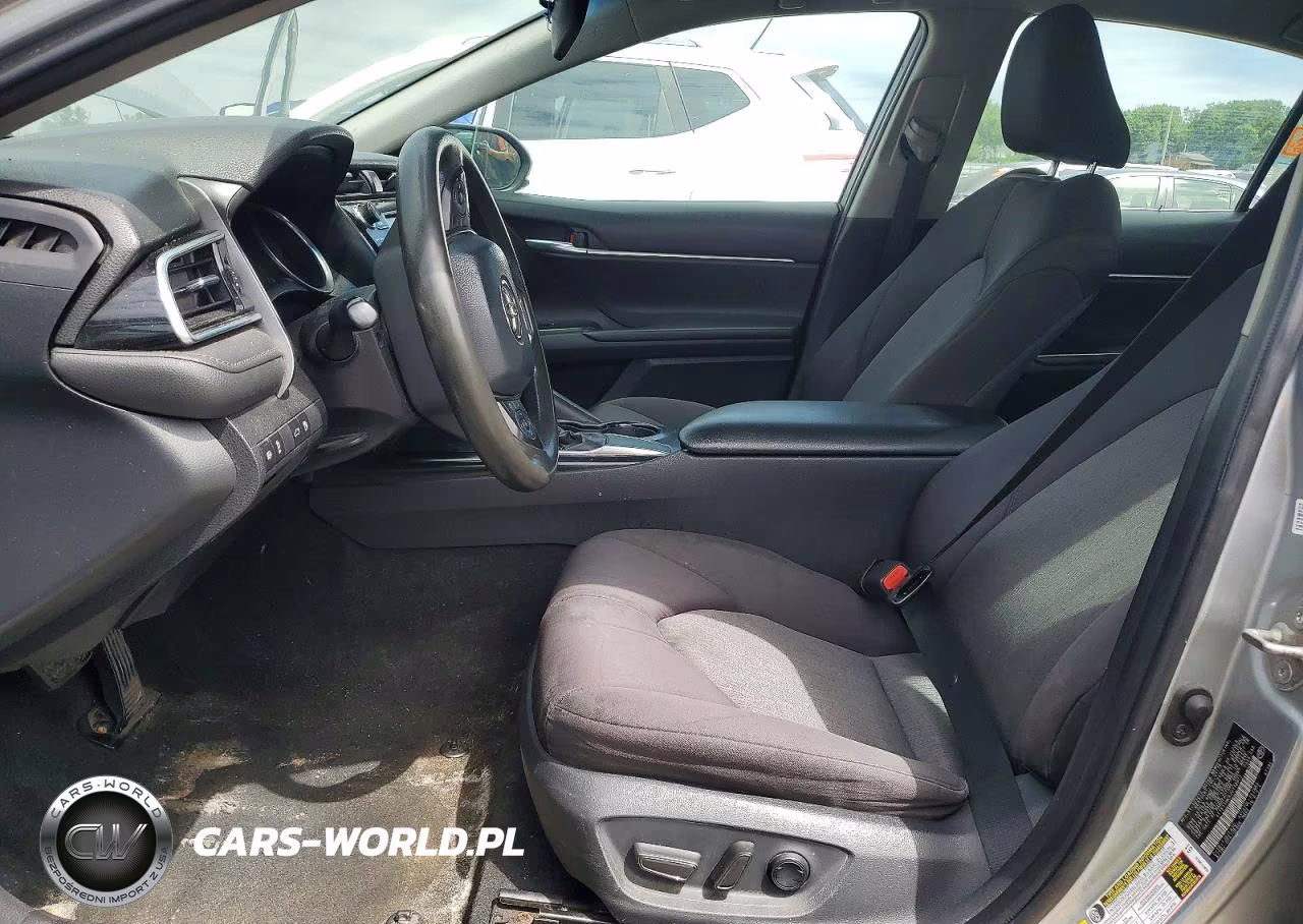 2018 Toyota Camry Le VIN:4T1B11HK9JU110973 - 7