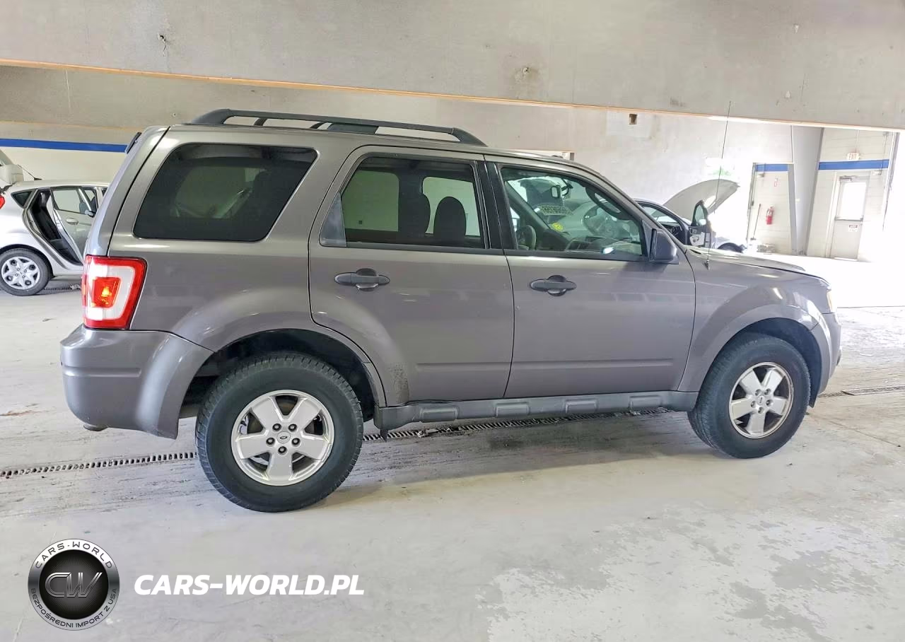 2011 Ford Escape Xlt VIN:1FMCU0D77BKB57990 - 3