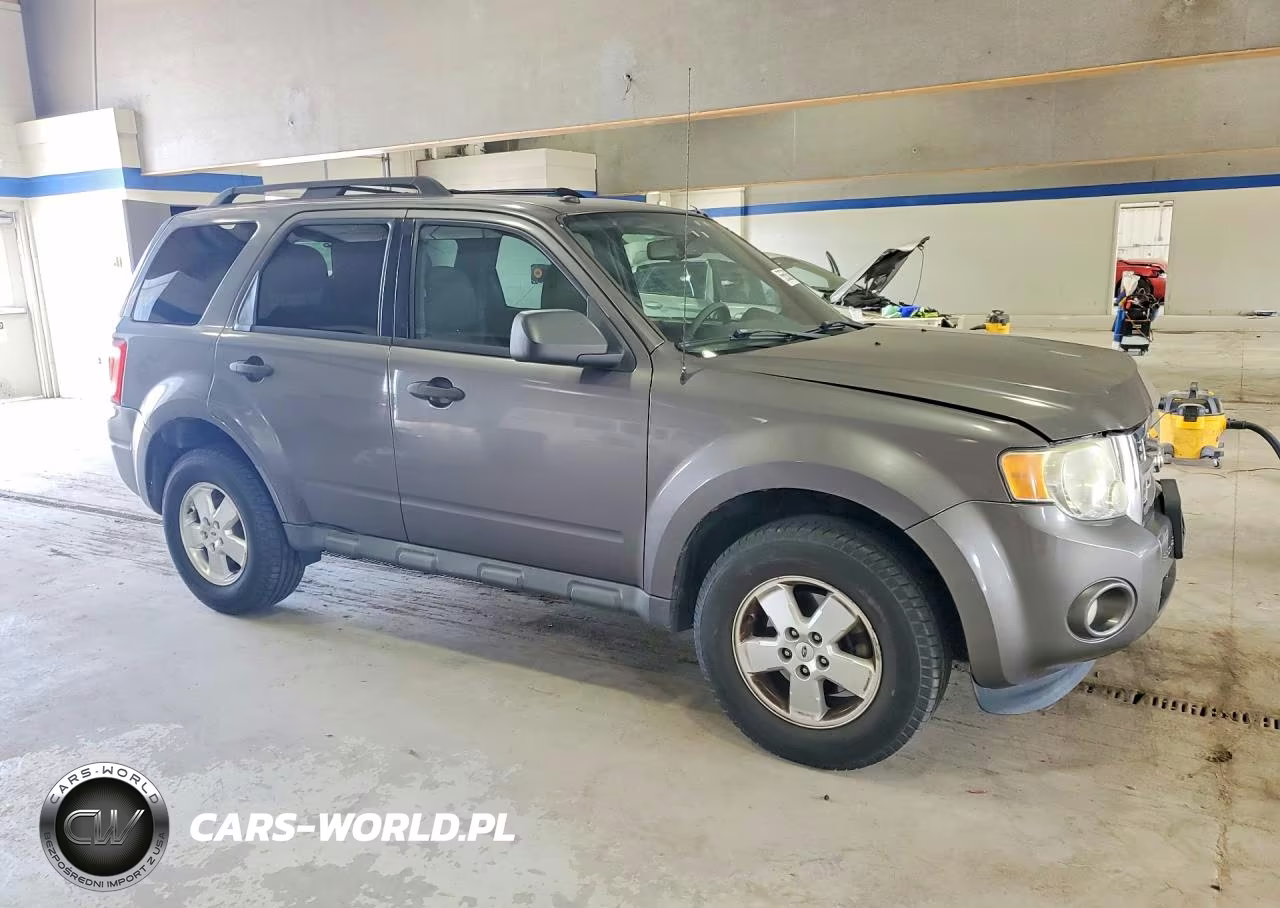 2011 Ford Escape Xlt VIN:1FMCU0D77BKB57990 - 4