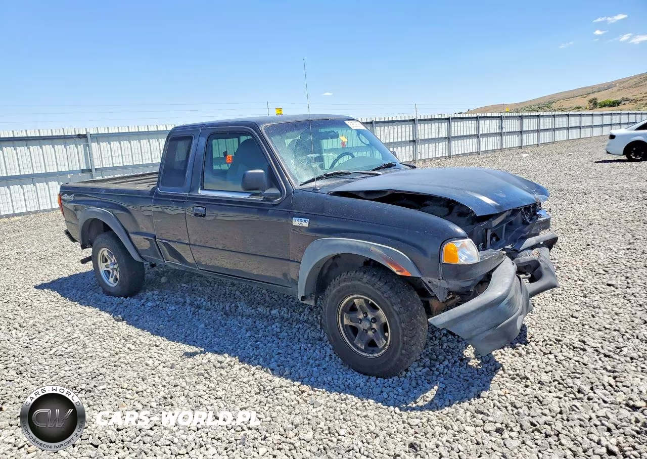 2003 Mazda B4000 Cab Plus VIN:4F4YR17E53TM12411 - 4