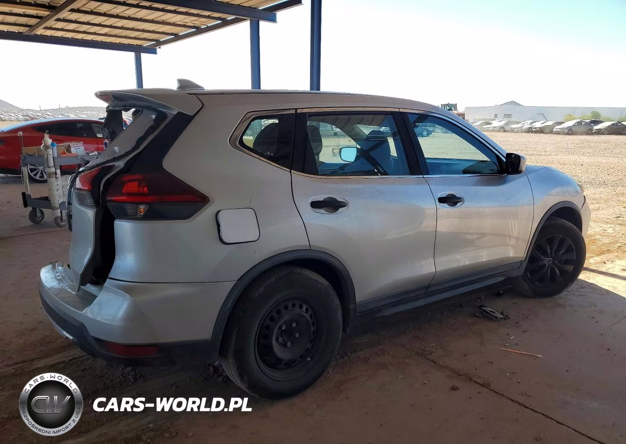 2018 Nissan Rogue S VIN:KNMAT2MT4JP501753 - 3