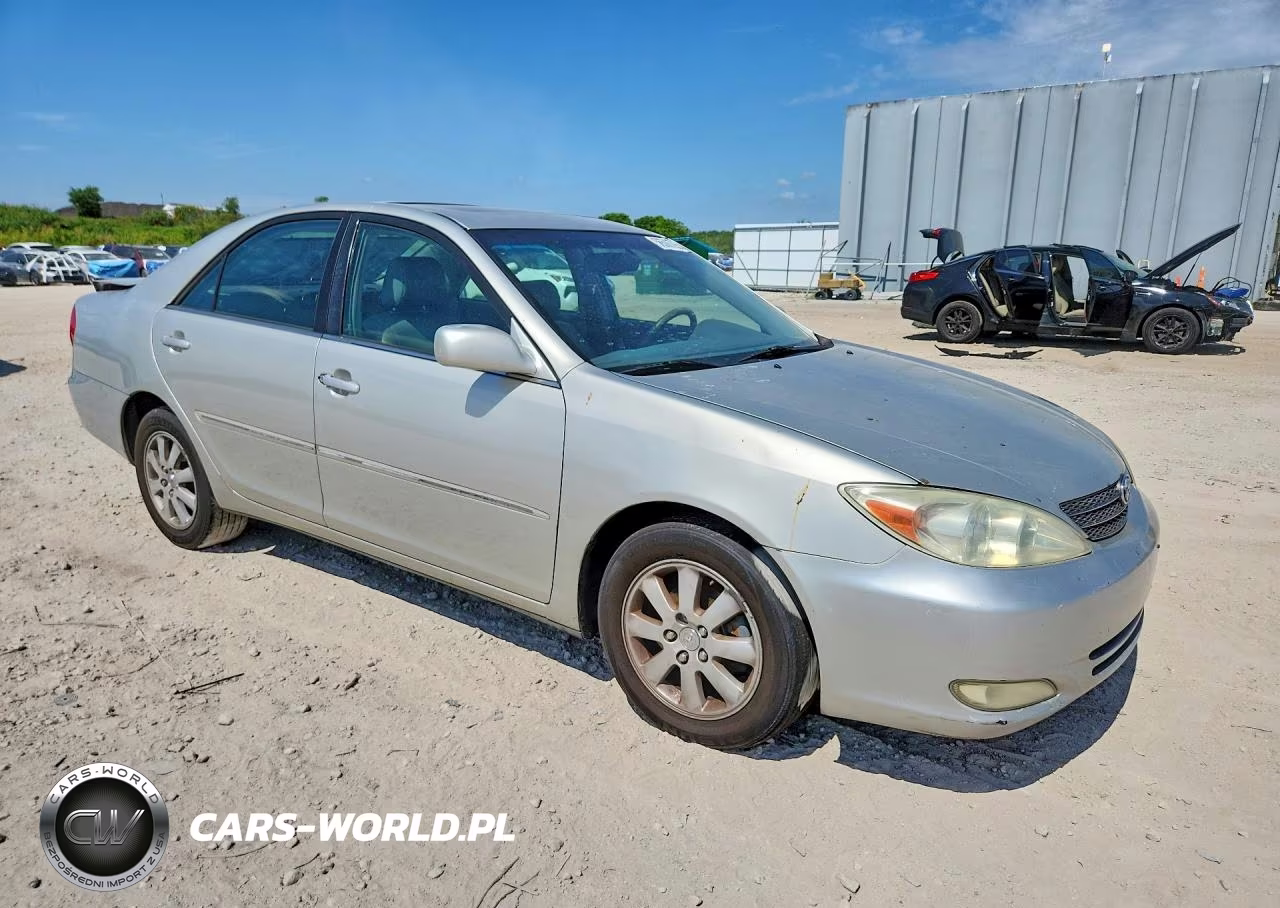 2003 Toyota Camry Xle VIN:4T1BE32K33U780269 - 4