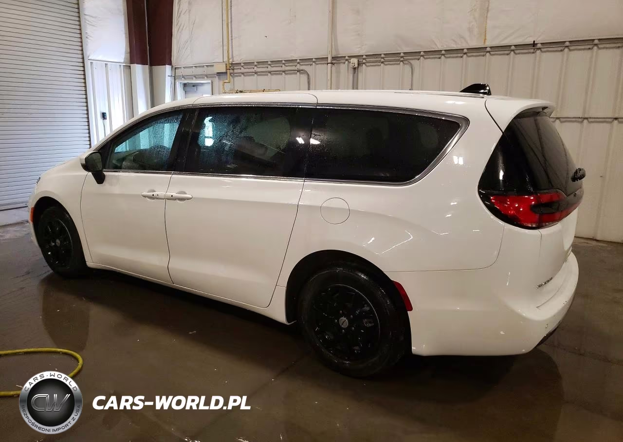 2023 Chrysler Pacifica Touring L VIN:2C4RC1BG9PR579620 - 2