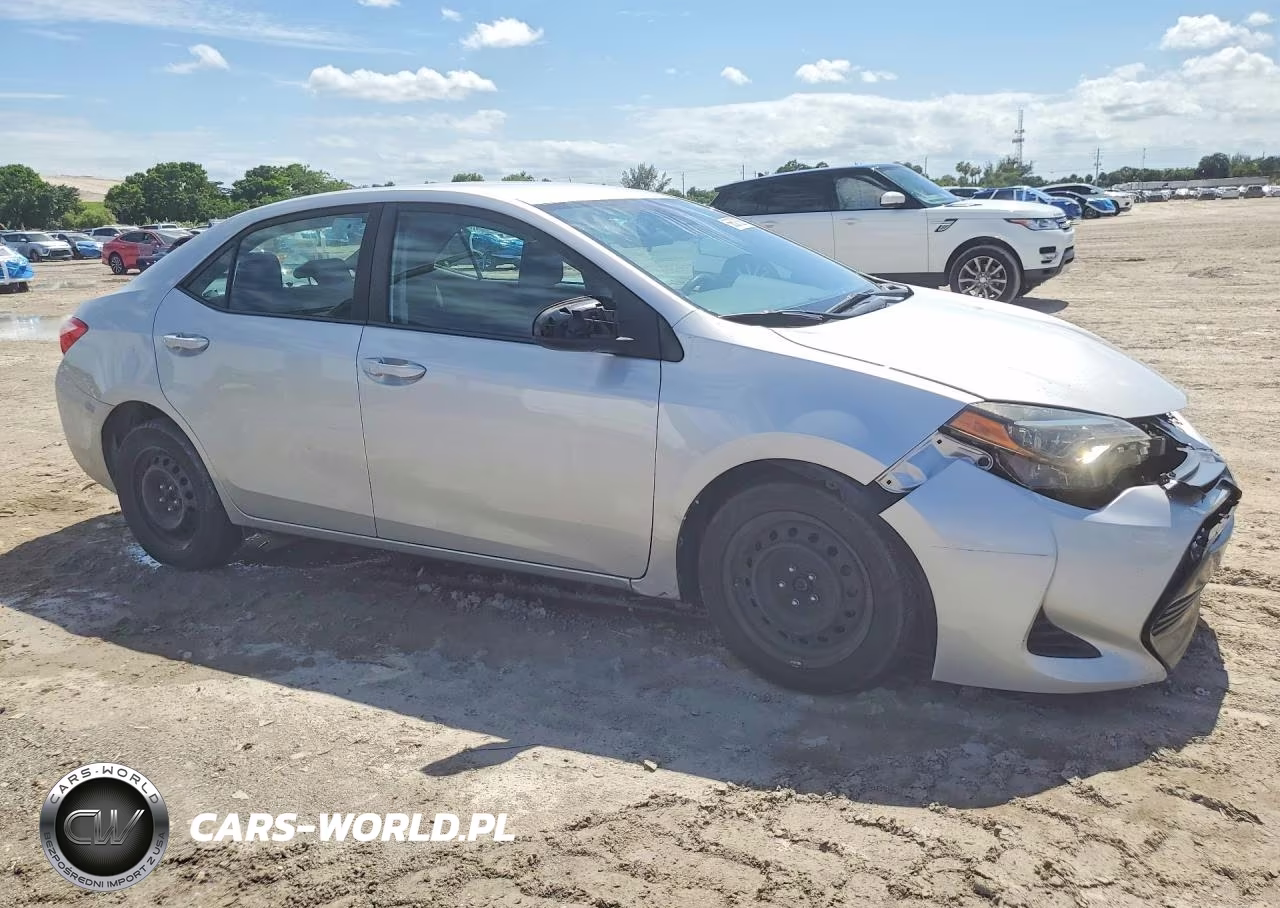 2019 Toyota Corolla Le VIN:2T1BURHE9KC206511 - 4