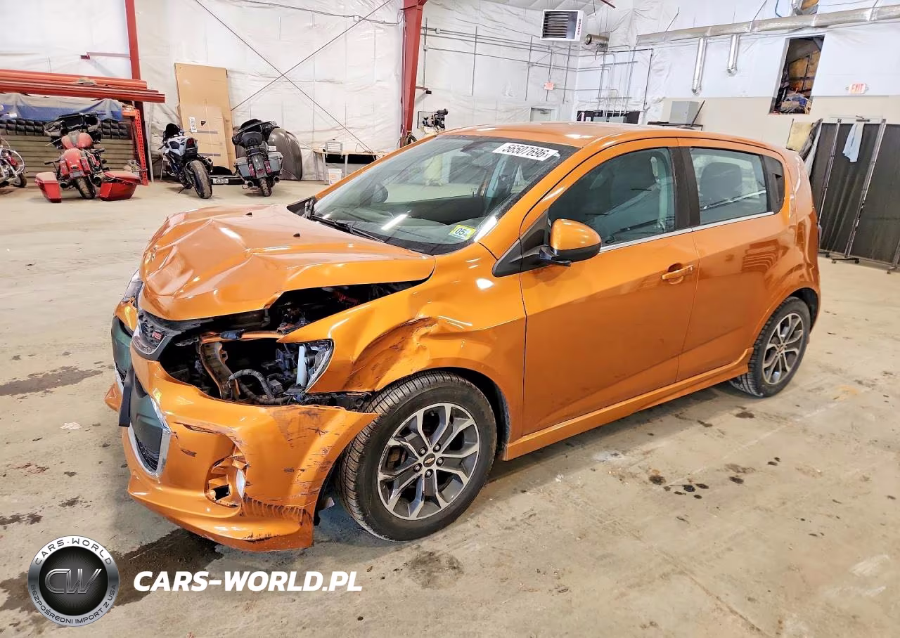 2017 Chevrolet Sonic Lt – zdjęcie 1 z 13