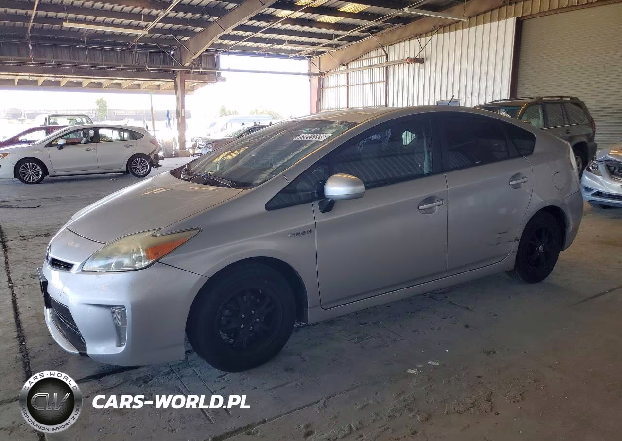 2015 Toyota Prius Two – zdjęcie 1 z 12