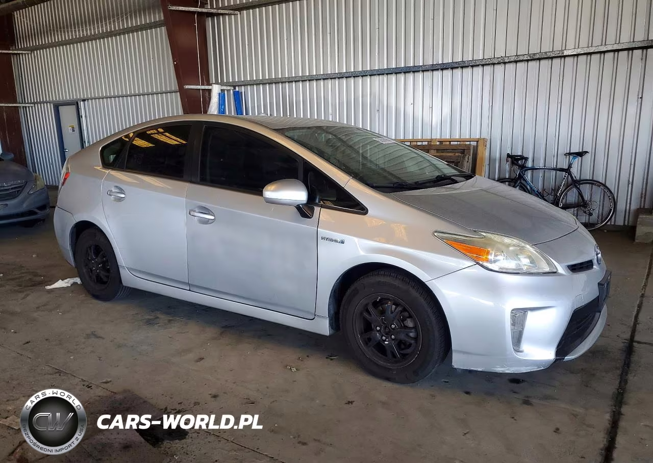 2015 Toyota Prius Two VIN:JTDKN3DU1F1929884 - 4