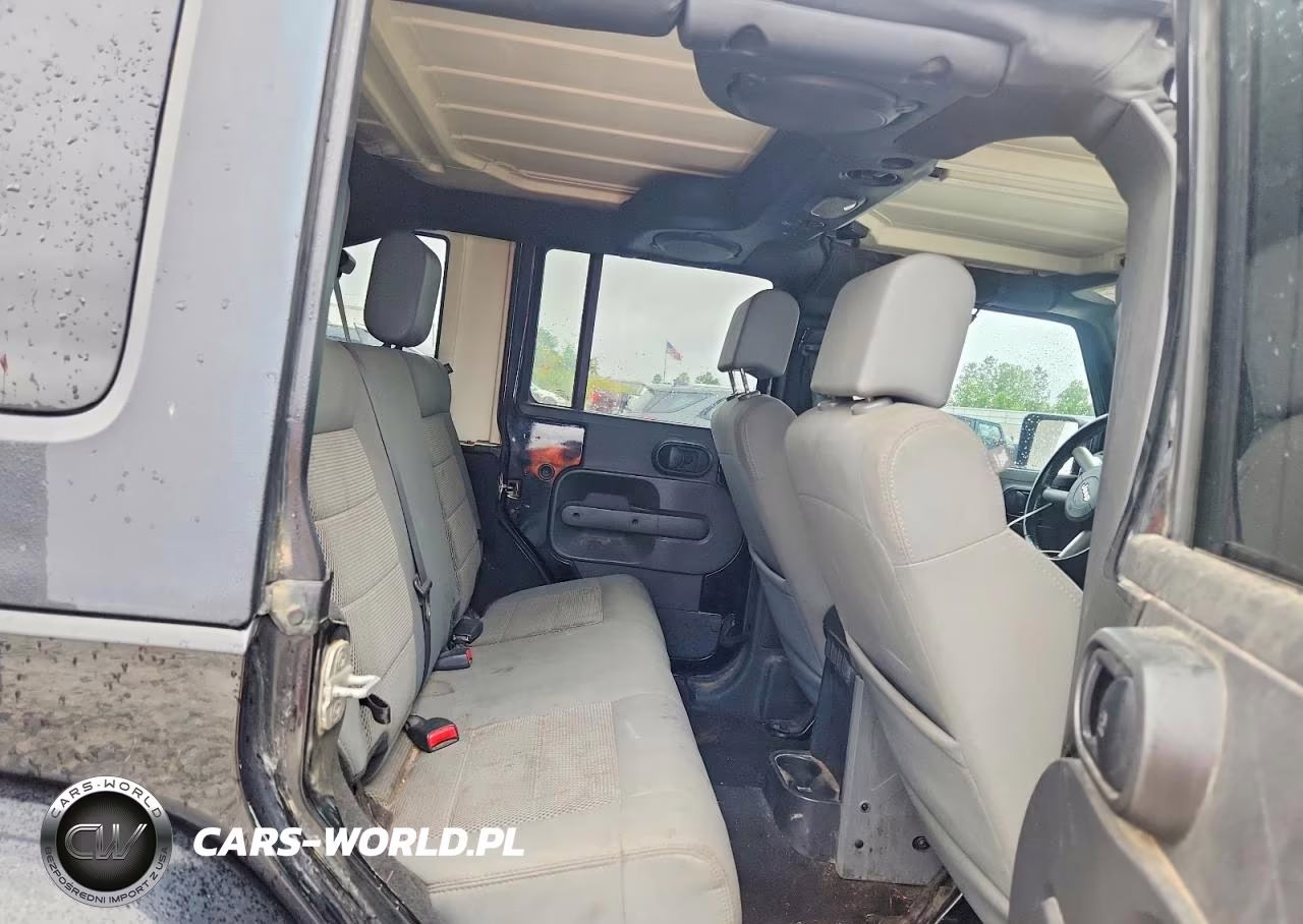 2009 Jeep Wrangler Unlimited Sahara VIN:1J4GA59129L751093 - 10
