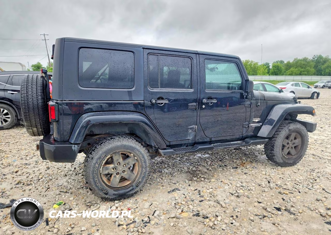 2009 Jeep Wrangler Unlimited Sahara VIN:1J4GA59129L751093 - 3